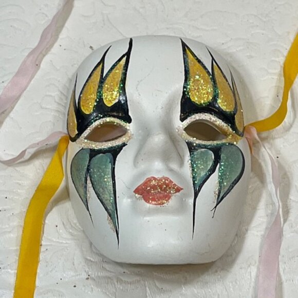 Wall Decor Ceramic Mini Mardi Gras Mask Hand Painted Glitter 3"x4" - Picture 4 of 13